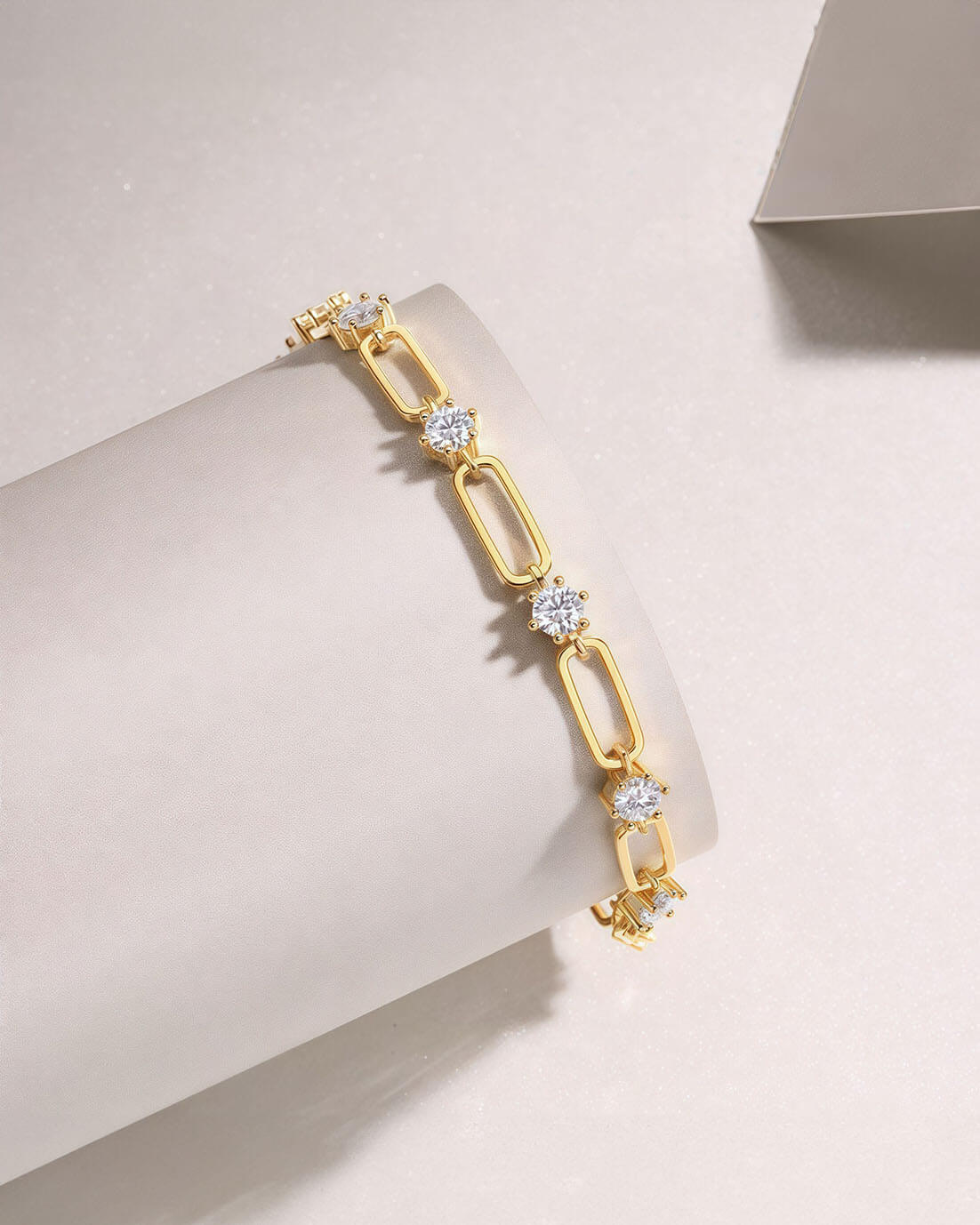 Celeste Link – Openwork Diamond Bracelet