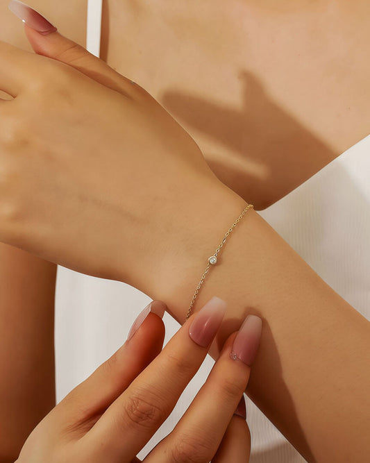 Radiant Dot – Minimalist Gold and Diamond Bracelet