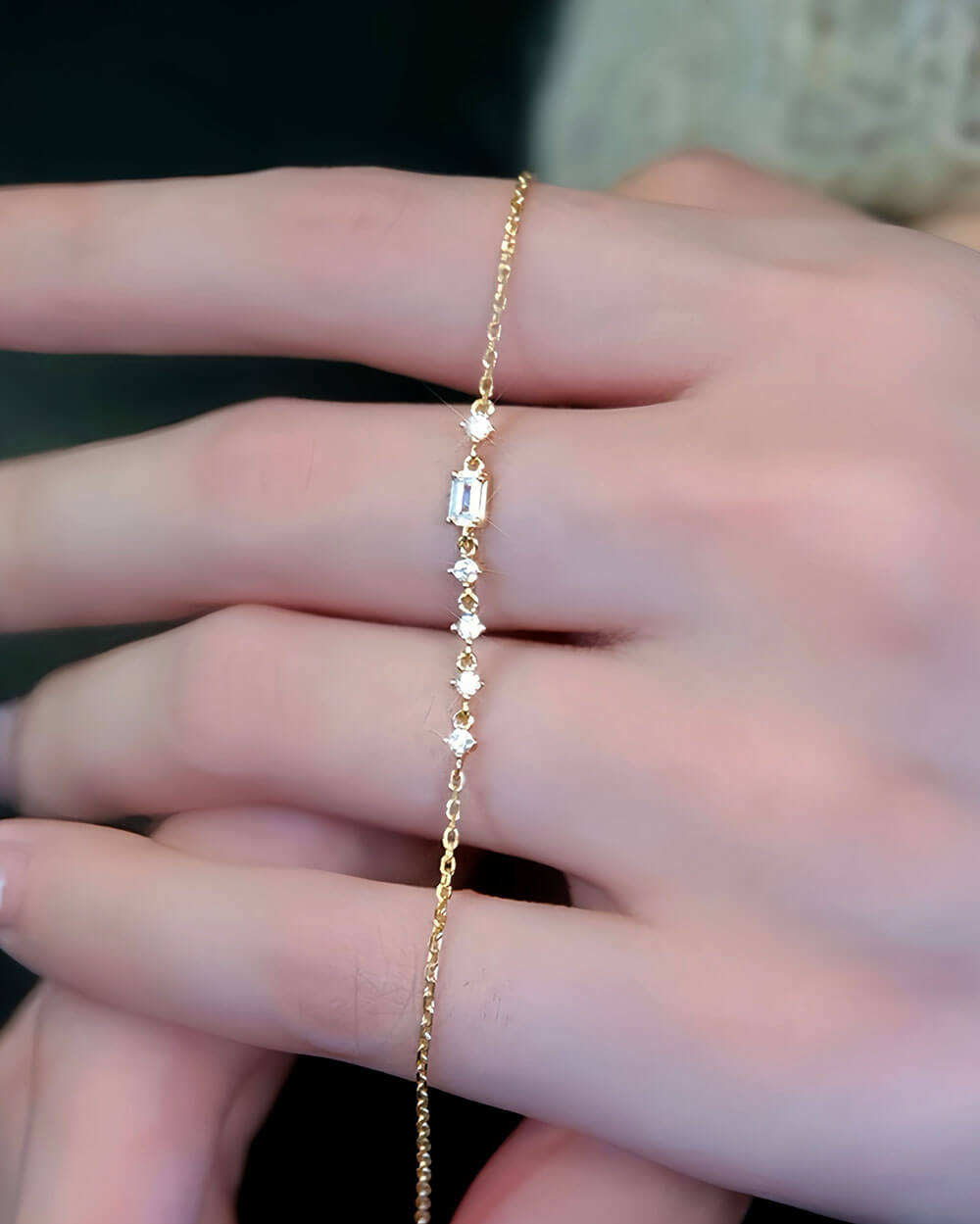 Gleam Line – Emerald Cut Diamond Bracelet