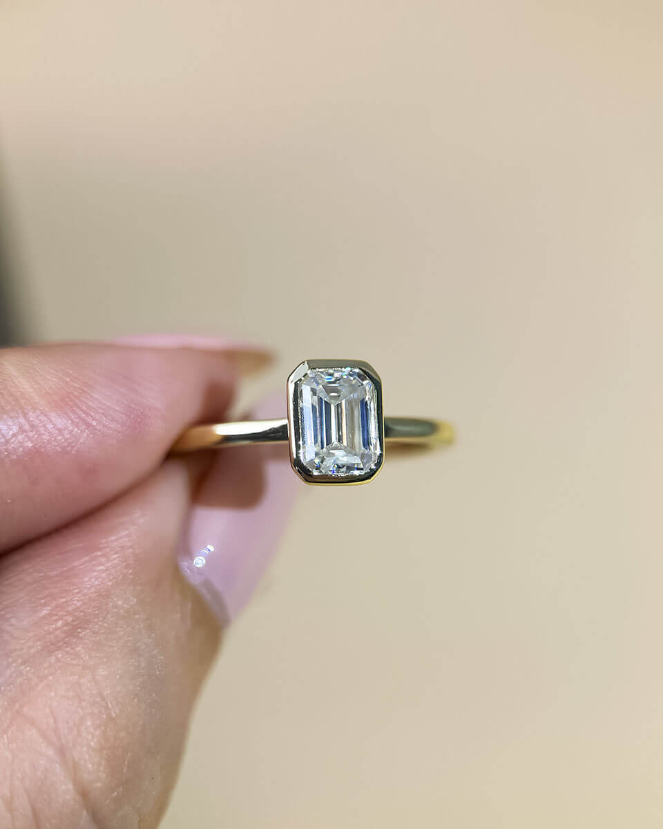 Emerald Cut Diamond Ring – Timeless Elegance for Daily Wear