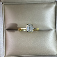 Emerald Cut Diamond Ring – Timeless Elegance for Daily Wear