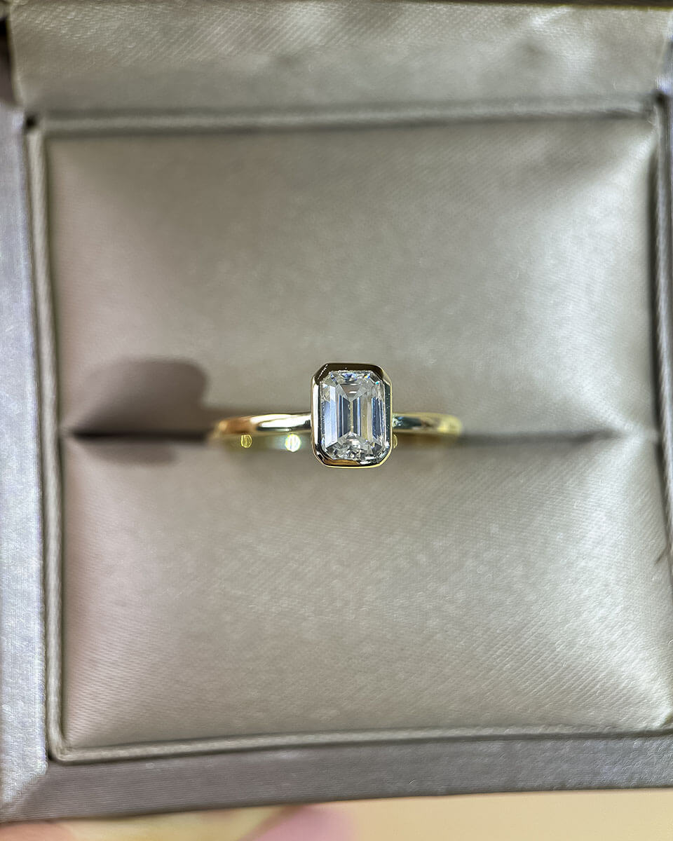 Emerald Cut Diamond Ring – Timeless Elegance for Daily Wear