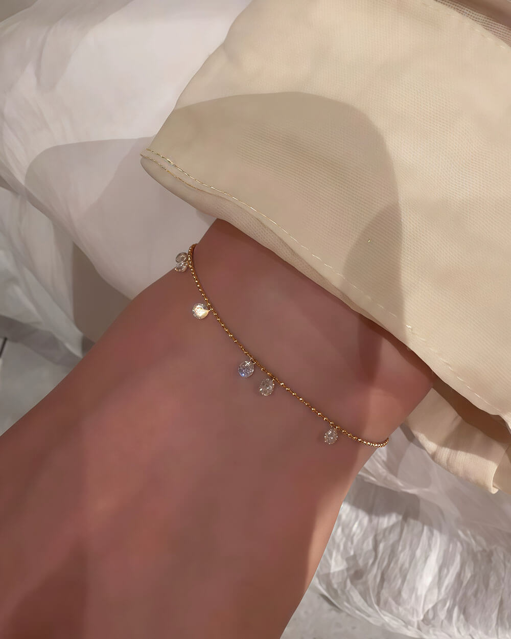 Luna Grace – 7 Diamonds Gold Bead Bracelet