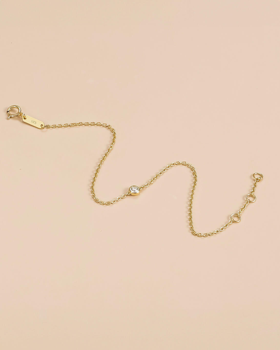 Radiant Dot – Minimalist Gold and Diamond Bracelet