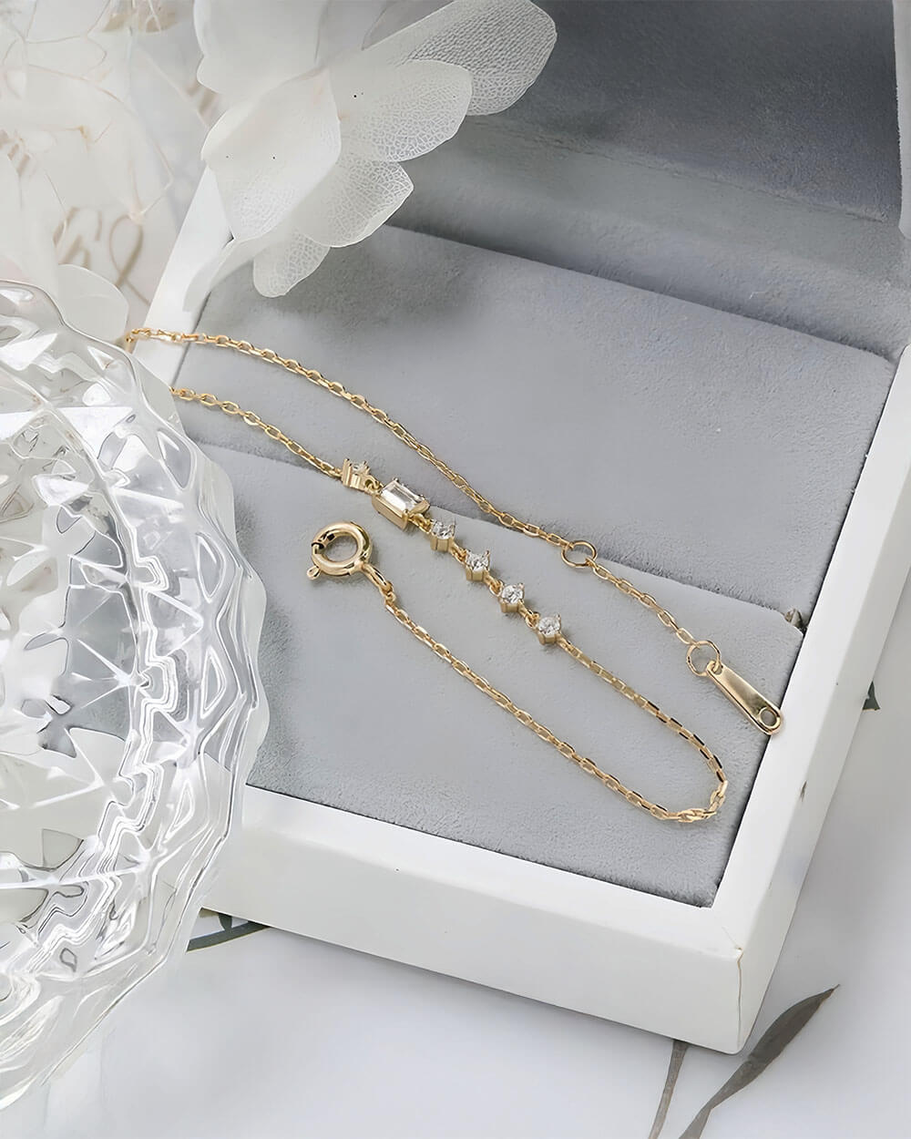 Gleam Line – Emerald Cut Diamond Bracelet