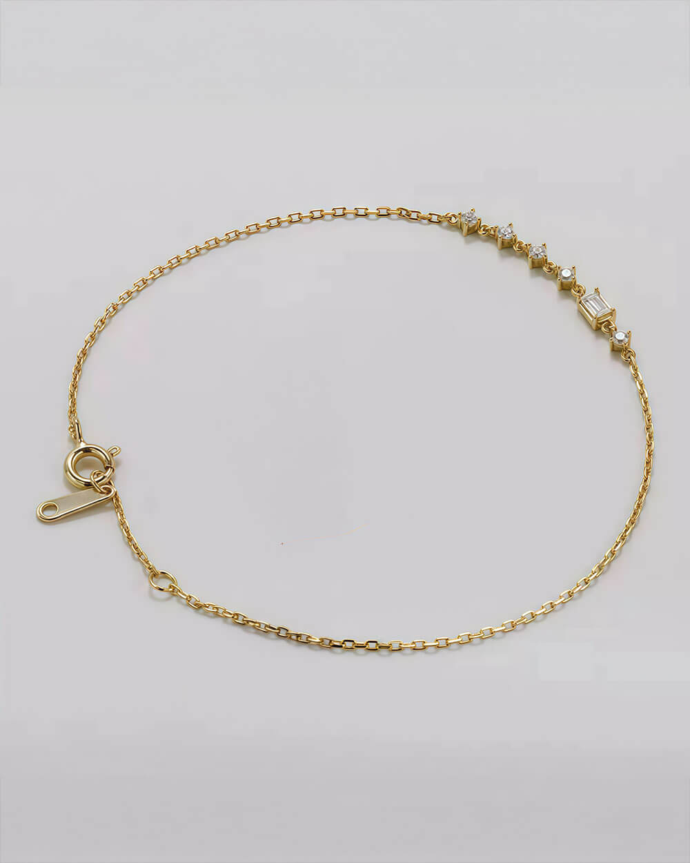 Gleam Line – Emerald Cut Diamond Bracelet