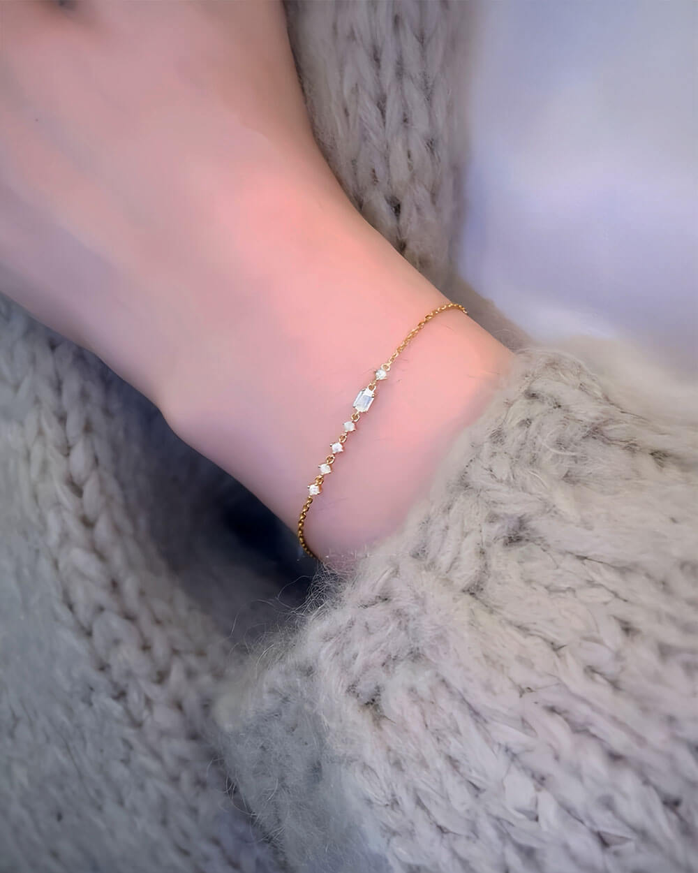 Gleam Line – Emerald Cut Diamond Bracelet
