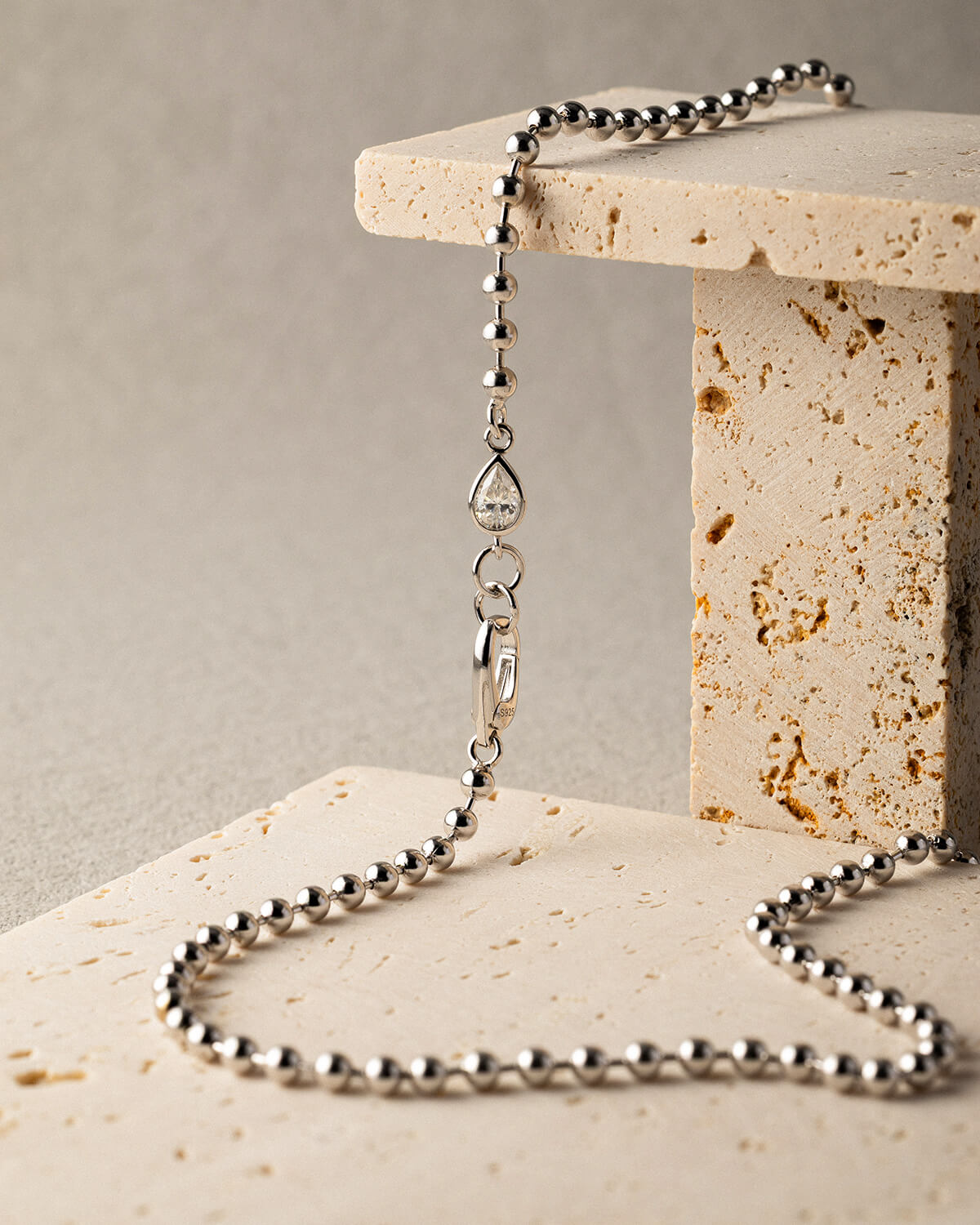 Lina Glow – Half Carat Beaded Necklace
