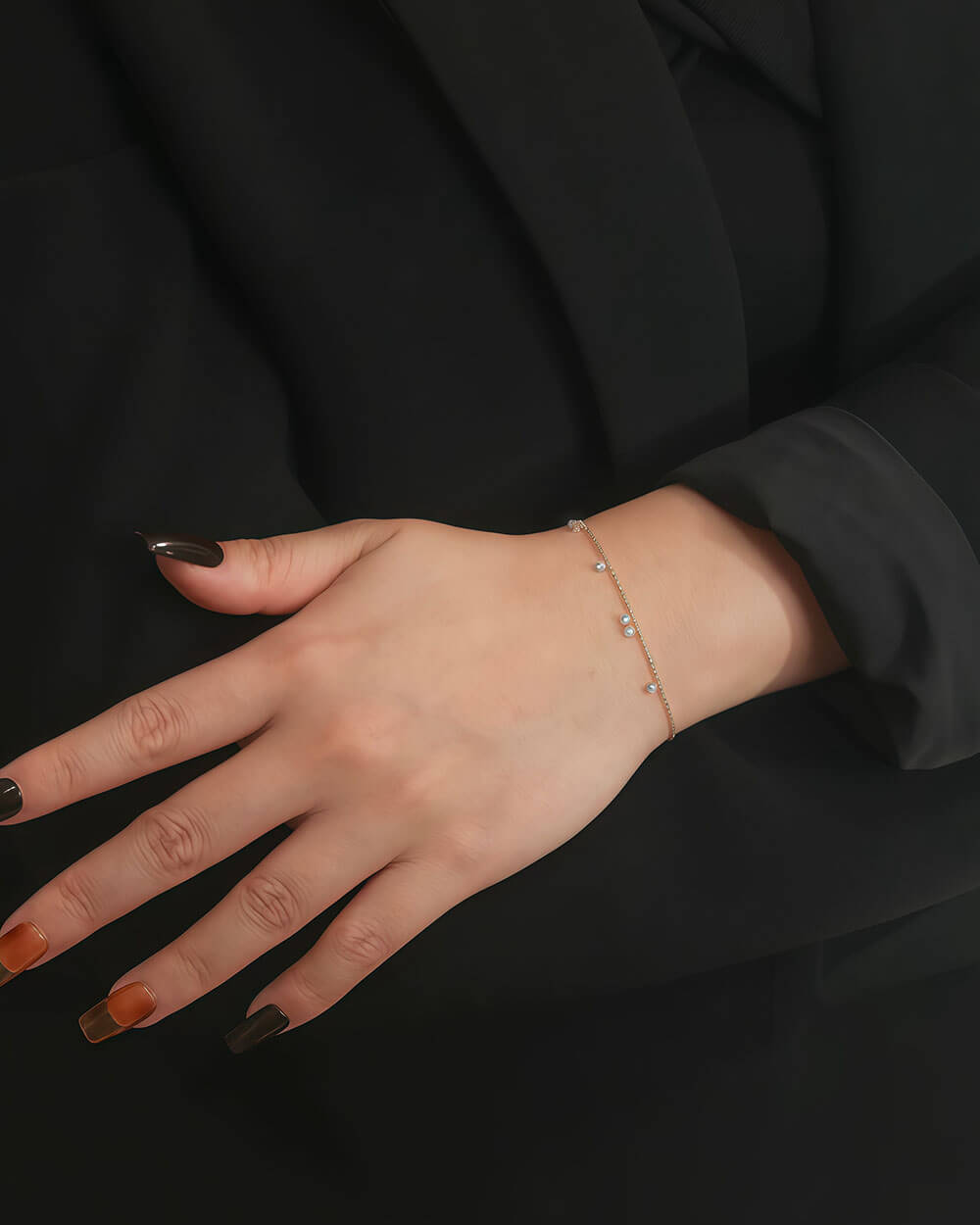 Luna Grace – 7 Diamonds Gold Bead Bracelet